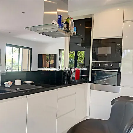 Le Capuccino Apartmán Grimaud